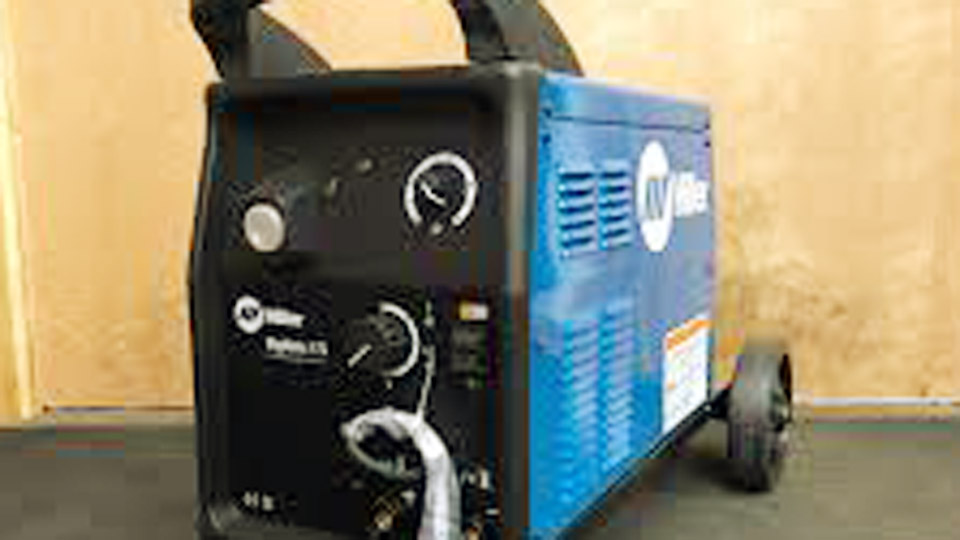 How to Operate a MIG Welding Machine