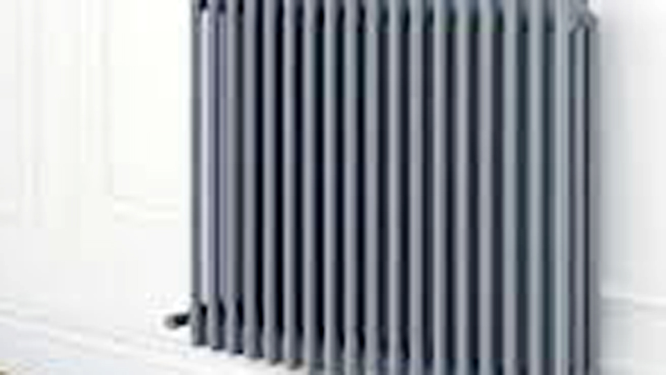 How Do You Calculate the Heat Output of a Radiator?
