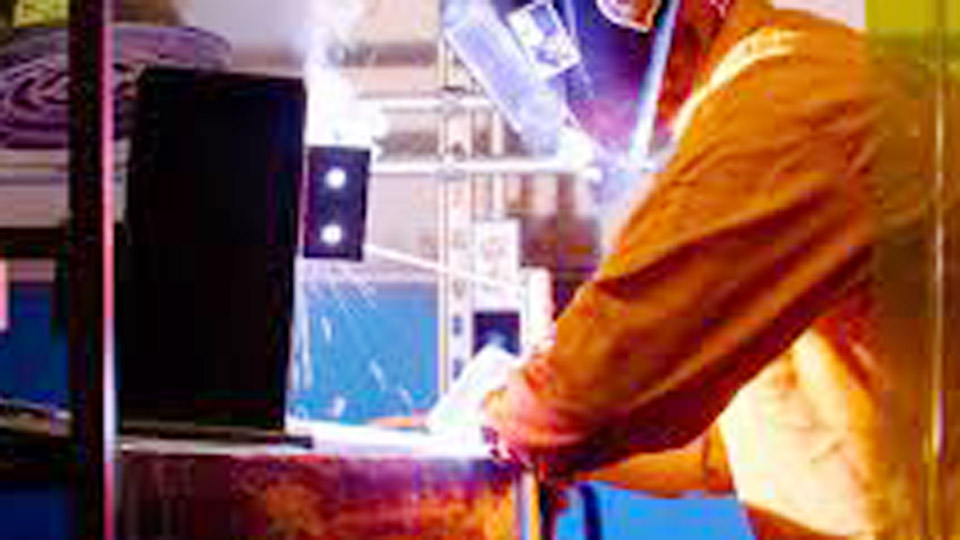 How Much Does a Fabricator Make