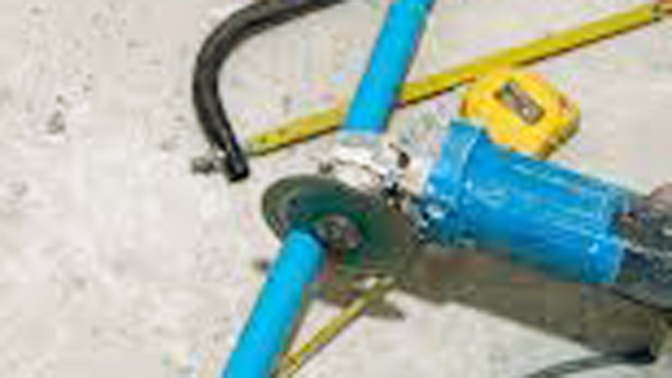 How to Cut Plastic Pipe Lengthwise