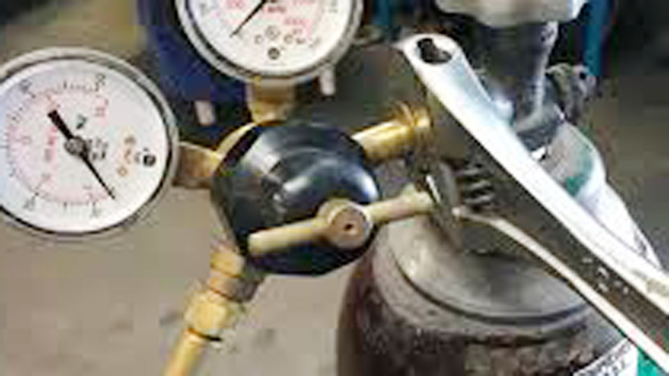 How to Set Argon Gas on MIG Welder