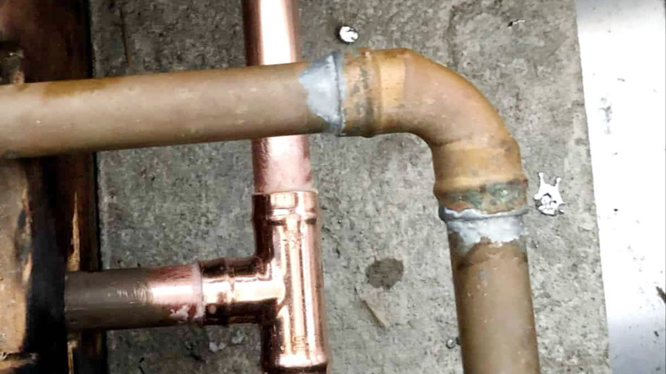 How to Solder Copper Pipe in a Wall