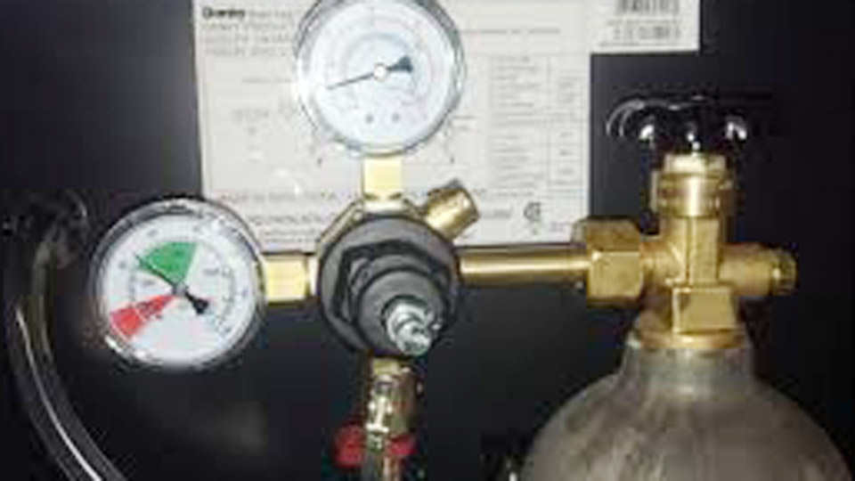 How to Tell If a CO2 Tank Is Empty