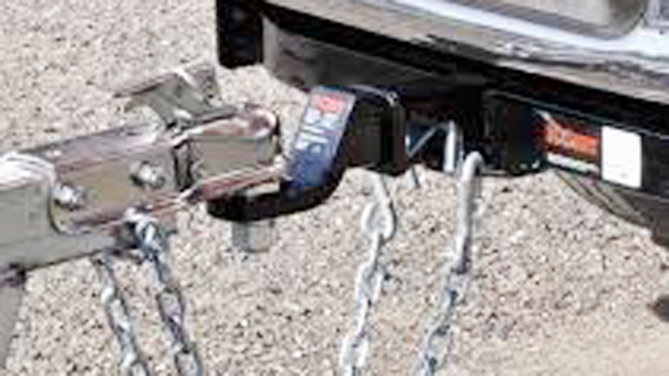 How to Weld Safety Chains on a Trailer